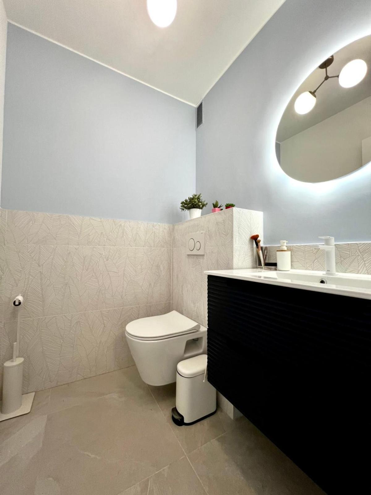 Seafront One Bedroom Apartment With A Terrasse Swimming Pool And A Parking Antibes Luaran gambar